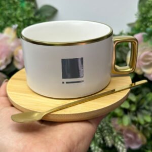 Taza cerámica blanca con plato y cuchara